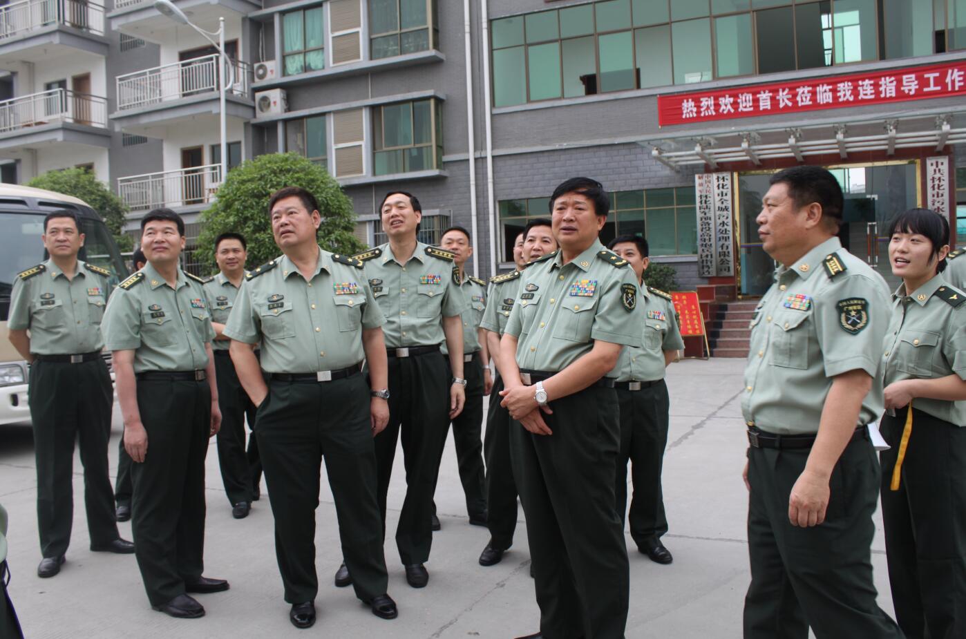 2011年5月，廣州軍區(qū)副司令員王治民將軍視察預(yù)備役建設(shè).JPG