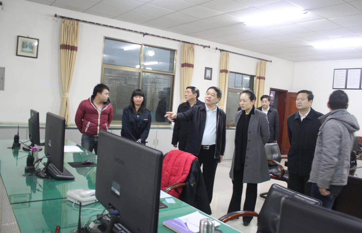 2014年1月，時(shí)任懷化市市長(zhǎng)李暉蒞臨公司調(diào)研.JPG